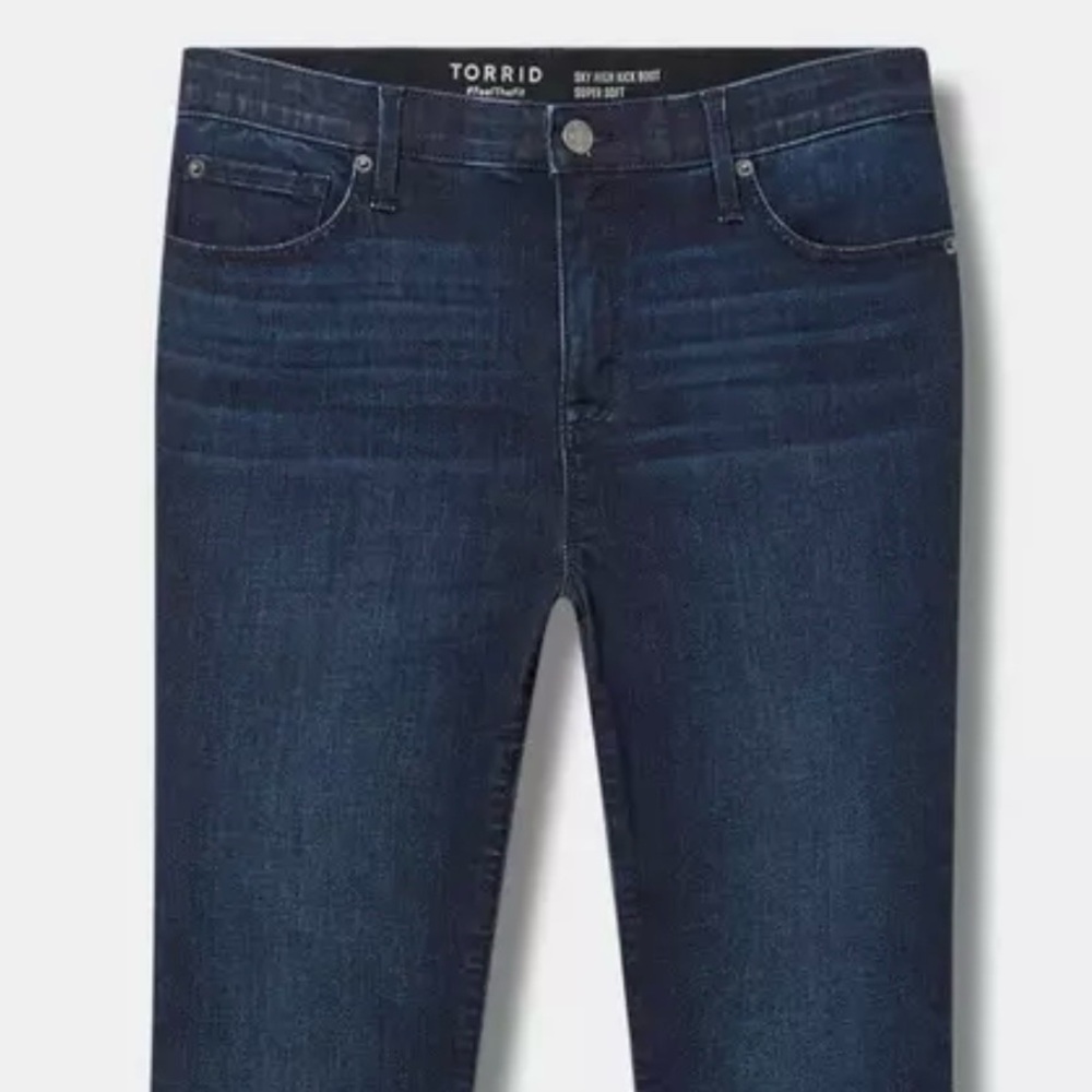 Torrid Sky High Kick Boot Jeans – Women’s Size 22R – New Moon – Super Soft